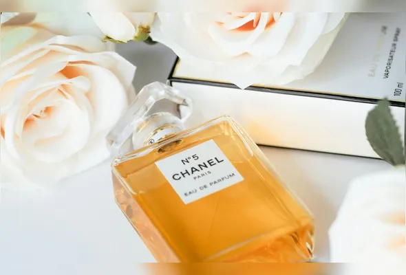 Na ativação, clientes e convidados poderão experimentar fragrâncias icônicas da marca, como N°5
