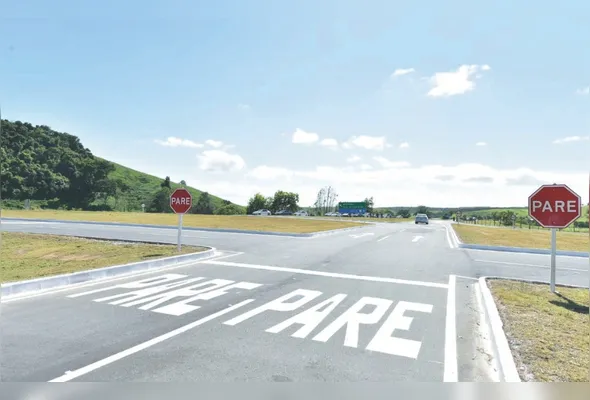 Avenida na região de Aroaba