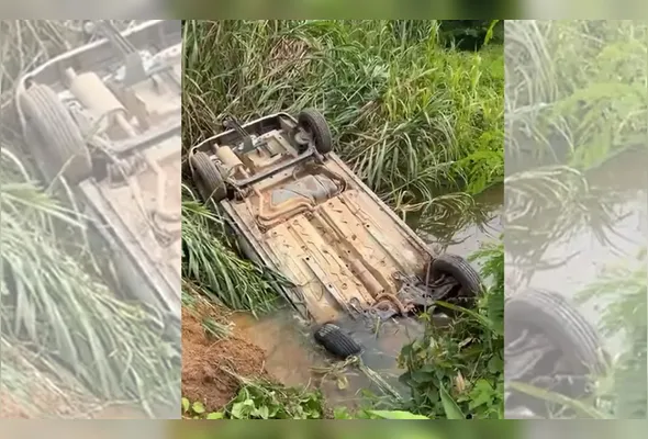 Segundo informações de populares para a Polícia Militar, a dupla utilizou uma submetralhadora para cometer os crimes.