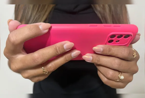 Vítima conta que, após a separação, passou a ser perseguida pelo ex-marido, que monitorava todas as suas postagens nas redes sociais