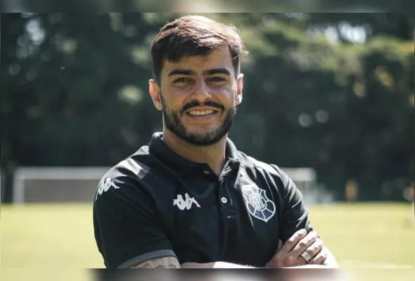 Imagem ilustrativa da imagem Lateral-esquerdo recém aposentado é o novo gerente de futebol do Rio Branco