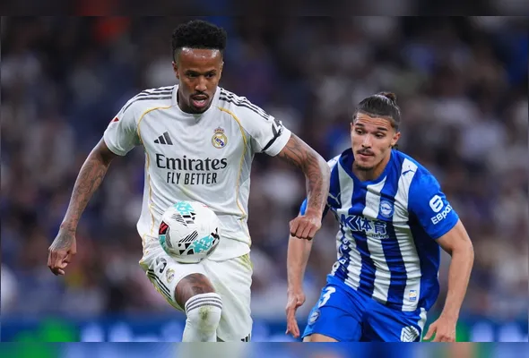 Zagueiro brasileiro Éder Militão durante partida do Real Madrid