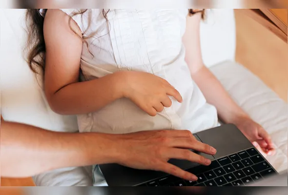 Nova lei reforça proteção de crianças e adolescentes no ambiente digital e amplia controle sobre redes e aplicativos