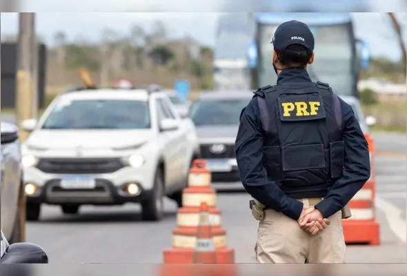Operação Semana Santa no ES teve mais de 1,3 mil infrações e 33 acidentes nas rodovias federais, segundo a PRF