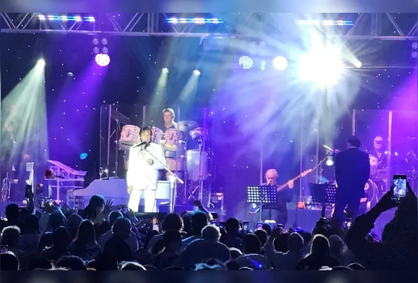 Imagem ilustrativa da imagem ES vive noite de emoção no aniversário de Roberto Carlos