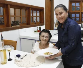 Imagem ilustrativa da imagem Aprenda a fazer um Risoto de camarão para o Dia das Mães