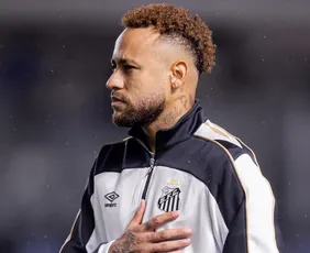 Imagem ilustrativa da imagem Neymar é convocado para clássico um dia após não treinar por gripe