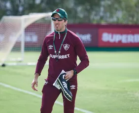 Imagem ilustrativa da imagem Zubeldía tenta recuperar o Fluminense durante a pausa para a Copa
