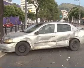 Imagem ilustrativa da imagem Homem furta carro, avança sinal vermelho e causa acidente em Vitória