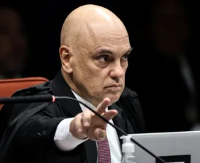 Imagem ilustrativa da imagem Mendonça retira sigilo de inquérito e expõe relação entre Moraes e Vorcaro