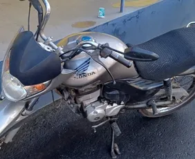 Imagem ilustrativa da imagem Motociclista com CNH vencida tenta incendiar veículo durante abordagem no ES