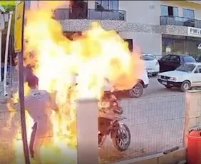 Imagem ilustrativa da imagem Mulher fica em estado grave após filho colocar fogo em moto na Região Serrana do ES