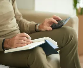 Imagem ilustrativa da imagem Superendividamento: maioria dos idosos já recorreu a crédito para pagar contas