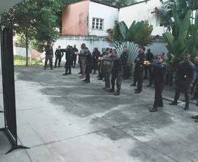 Imagem ilustrativa da imagem Treinamento para usar armas não letais em Vitória