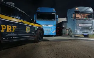 Imagem ilustrativa da imagem PRF  flagra dois caminhões com a mesma placa em João Neiva