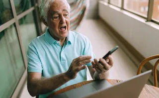 Imagem ilustrativa da imagem Isolamento e irritabilidade: quando o uso de celular se torna alerta para idosos