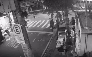 Imagem ilustrativa da imagem VÍDEO: Ataque a tiros próximo a quartel da PM deixa três feridos em Vitória