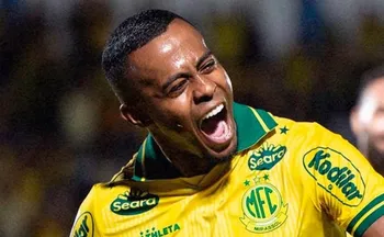 Imagem ilustrativa da imagem Mirassol vence o Corinthians, que perde a primeira com Diniz e volta ao Z4