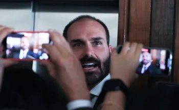Imagem ilustrativa da imagem Ministério da Justiça demite Eduardo Bolsonaro por abandono de cargo