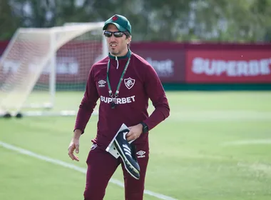 Imagem ilustrativa da imagem Zubeldía tenta recuperar o Fluminense durante a pausa para a Copa