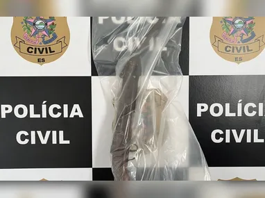 Motocicleta colidiu contra o muro de duas empresas, segundo a polícia
