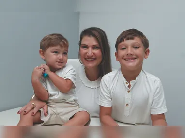 Samantha Valladão com os filhos Kalani e André Luiz