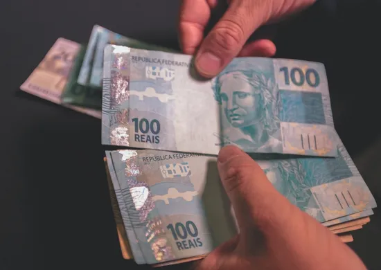 Imagem ilustrativa da imagem Consumidores podem renegociar dívidas bancárias até 31 de agosto