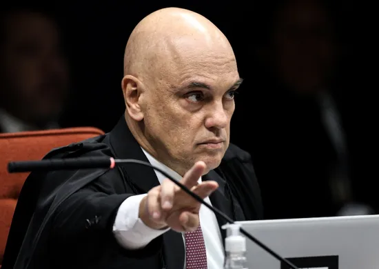 Imagem ilustrativa da imagem Mendonça retira sigilo de inquérito e expõe relação entre Moraes e Vorcaro