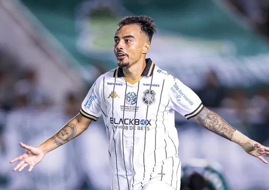 Imagem ilustrativa da imagem Veja como foi o gol que classificou o Rio Branco para a final da Copa Verde