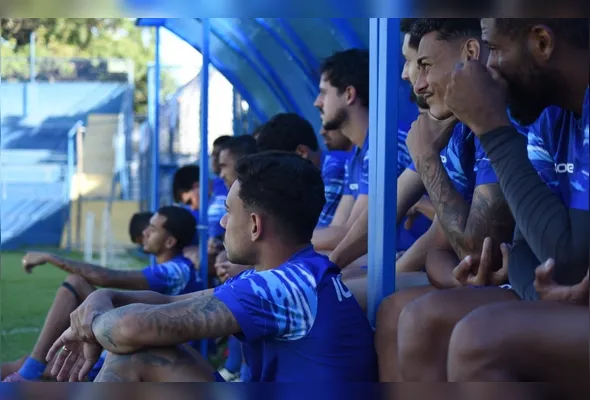 Jogadores do Vitória: elenco disputa duas competições
