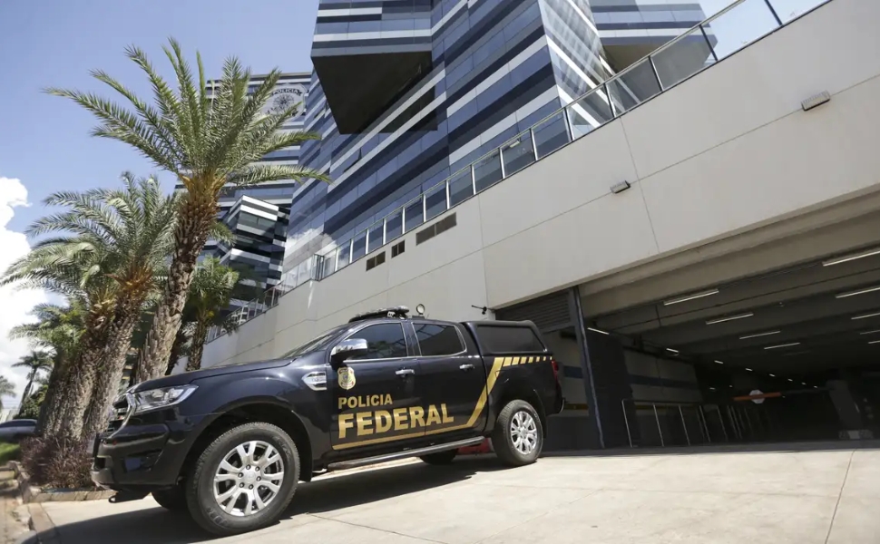 Polícia Federal prende secretária alvo de sanção dos EUA por elo com PCC