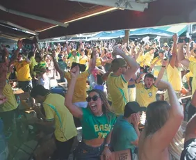 Imagem ilustrativa da imagem "As coisas vão melhorar": torcedores capixabas avaliam classificação do Brasil