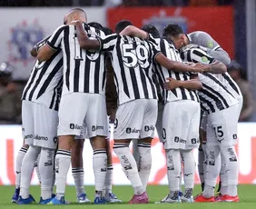 Imagem ilustrativa da imagem Após goleada, Botafogo tenta reagir no Brasileirão contra o Vitória-BA em Salvador