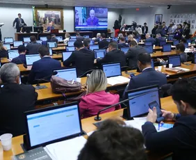 Imagem ilustrativa da imagem Comissão do Senado aprova fim da escala 6x1