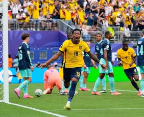 Imagem ilustrativa da imagem Gonzalo Plata é cortado de amistosos do Equador por lesão e preocupa o Flamengo