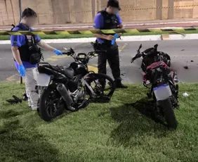 Imagem ilustrativa da imagem Dois jovens morrem após motos baterem de frente em avenida da Serra