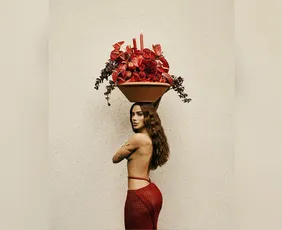 Imagem ilustrativa da imagem Equilibrium II”: Anitta vai do forró ao reggae em disco