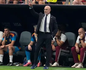 Imagem ilustrativa da imagem Treinador da Espanha diz que não haverá marcação individual em Messi