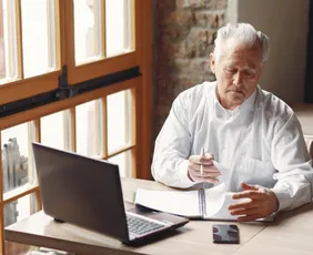 Imagem ilustrativa da imagem Informalidade é realidade da metade dos trabalhadores com mais de 60 anos