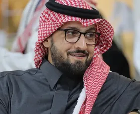 Imagem ilustrativa da imagem Laudo revela causa da morte de príncipe saudita achado em hotel de Londres