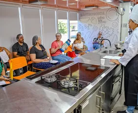 Imagem ilustrativa da imagem Mais de 60 vagas em cursos profissionais grátis em Vitória abrem nesta sexta-feira