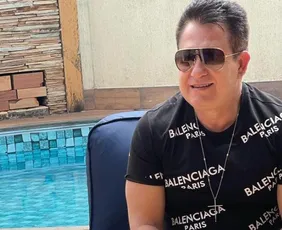 Imagem ilustrativa da imagem Marrone, da dupla com Bruno, diz que se considera 'meio gay' durante show