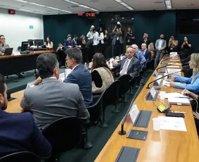 Imagem ilustrativa da imagem Pedido de vista adia votação da PEC do fim da escala 6X1