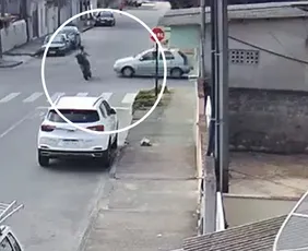 Imagem ilustrativa da imagem VÍDEO: adolescente de bicicleta elétrica é arremessado em acidente no ES