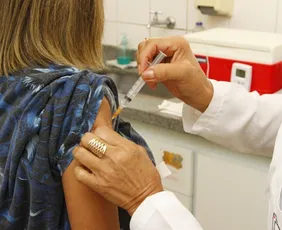 Imagem ilustrativa da imagem Vacina da gripe é liberada para população acima dos 6 meses no ES neste sábado