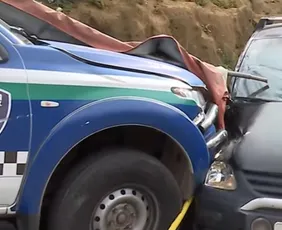 Imagem ilustrativa da imagem Viatura da Guarda Municipal de Cariacica se envolve em acidente durante perseguição