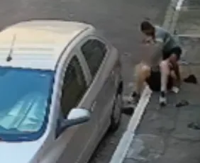 Imagem ilustrativa da imagem Vídeo | Idoso espancado durante assalto em Vitória sofreu duas fraturas