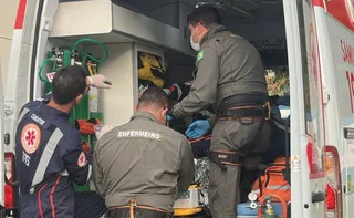 Imagem ilustrativa da imagem Criança de 7 anos sofre queimaduras graves e é transferida de helicóptero