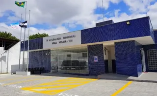 Imagem ilustrativa da imagem Mulher é presa após deixar filho sozinho na rua por 6 horas em Vila Velha