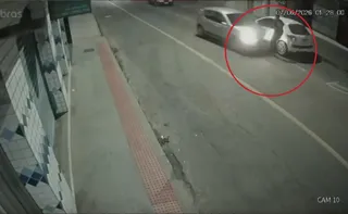 Imagem ilustrativa da imagem VÍDEO: motorista invade contramão, atropela pedestre e foge em Cariacica